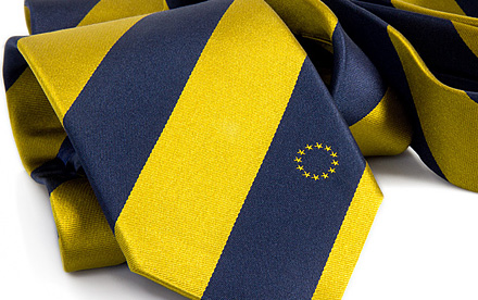 Krawat z tkanym logo 01
