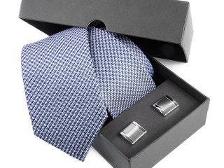 Zestaw: Pudełko+krawat jedwabny+spinki 526